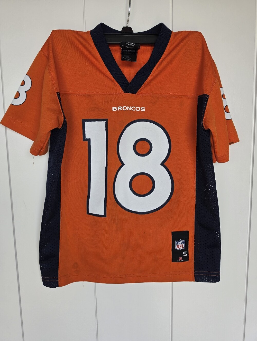 Denver Broncos Peyton Manning #18 NFL jersey in YOUTH Small (8)
